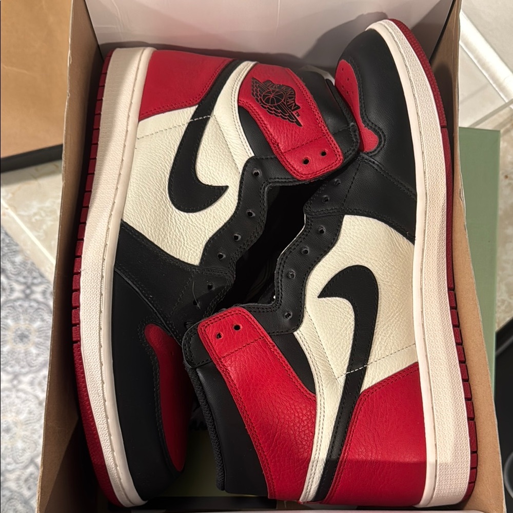 Nike Air Jordan 1 Retro High OG "BRED TOE
